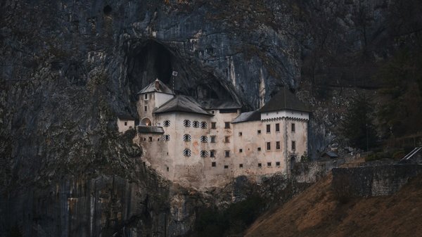 Comment organiser une visite des monastères perchés du Mont Athos, Grèce?