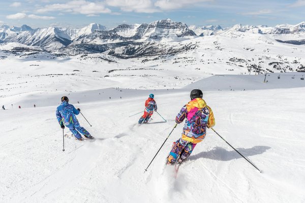 Comment organiser une expédition de ski de randonnée dans les Pyrénées, France : itinéraires et équipements ?